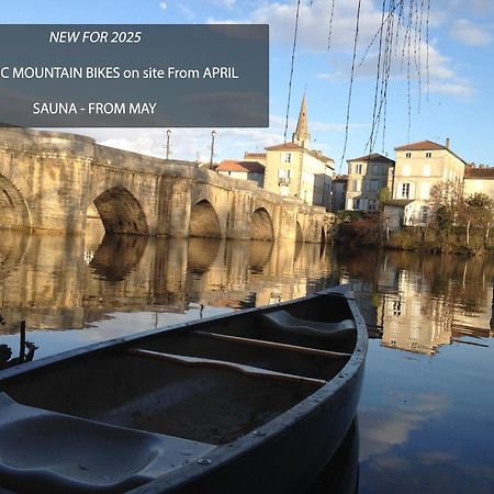 Pont Vieux Chambres Et Gites Confolens Buitenkant foto