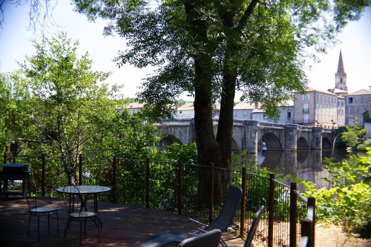 Pont Vieux Chambres Et Gites Confolens Buitenkant foto